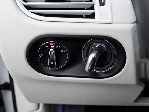 Certified 2024 Porsche Macan GTS image 20