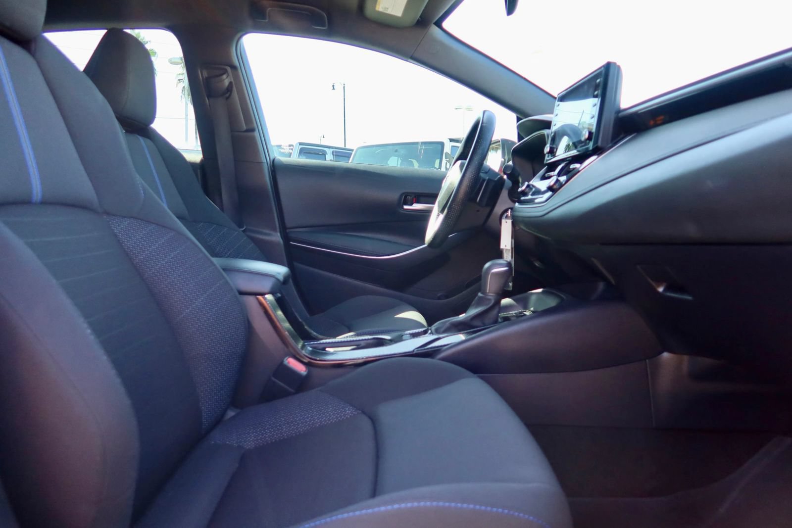 Used 2022 Toyota Corolla SE FWD image 28