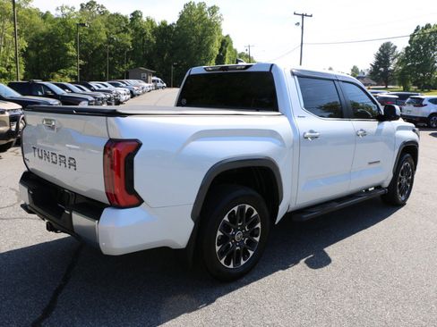 Used 2024 Toyota Tundra Limited AWD/4WD image 8