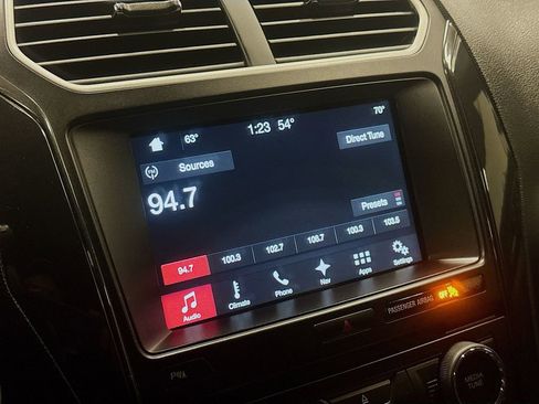 Used 2017 Ford Explorer XLT w/ Equipment Group 202A image 18