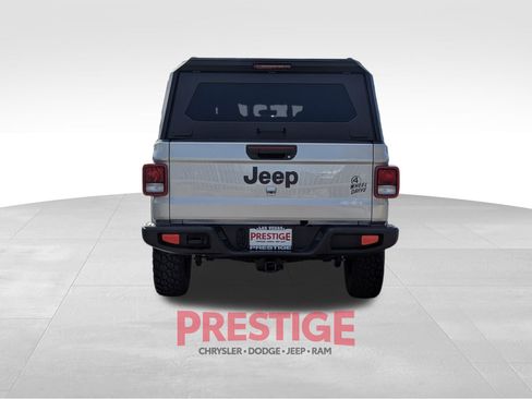 Used 2023 Jeep Gladiator Sport AWD/4WD image 11