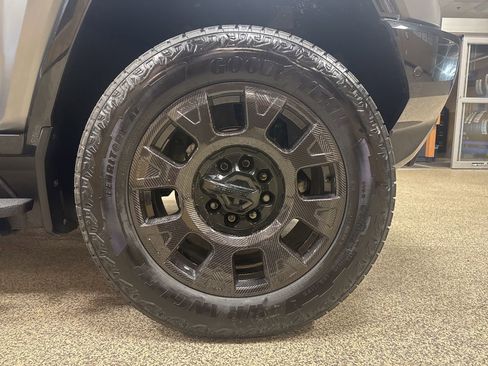 New 2026 GMC Hummer EV 3X w/ Carbon Fiber Edition Package AWD/4WD image 9