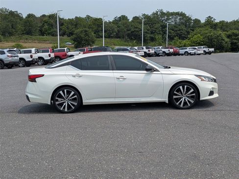 Used 2020 Nissan Altima 2.5 SR w/ Premium Package FWD image 4