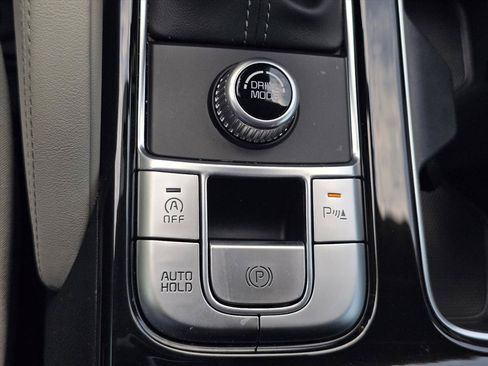 Used 2024 Kia Telluride EX w/ EX Captain's Chair Package FWD image 21