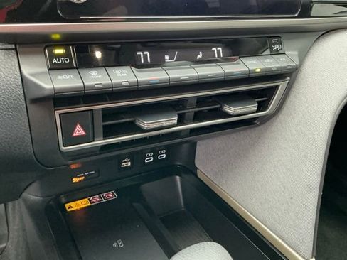 Used 2025 Toyota Camry LE image 22