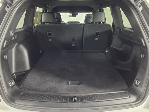 Used 2023 Jeep Grand Cherokee Altitude RWD image 28