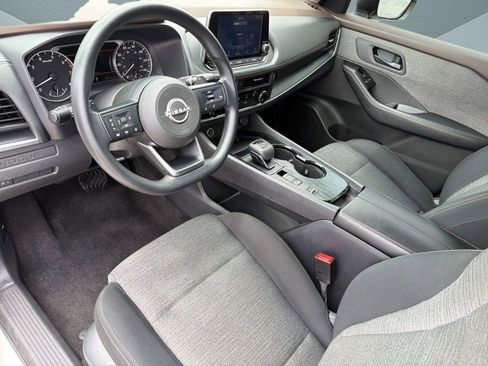 Used 2022 Nissan Rogue S FWD image 4