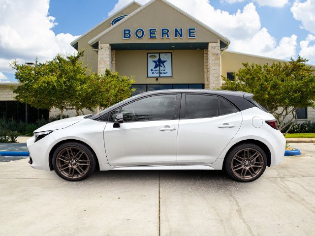 Used 2025 Toyota Corolla Hatchback FWD image 2