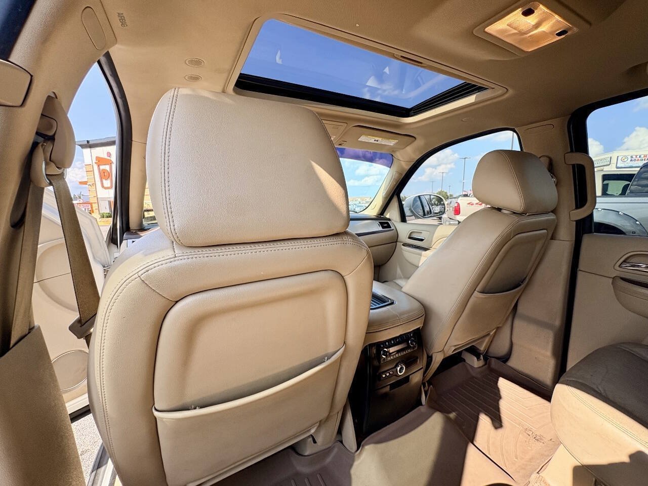 Used 2014 Cadillac Escalade Luxury AWD/4WD image 20