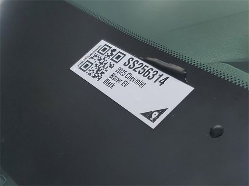 New 2025 Chevrolet Blazer EV LT image 30