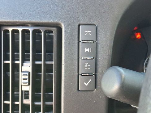 Used 2024 Chevrolet Express 2500 w/ Driver Convenience Package image 25