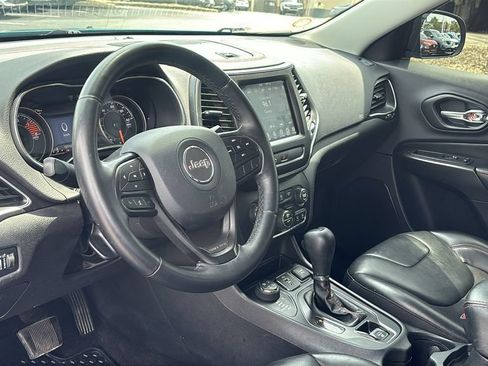 Used 2019 Jeep Cherokee Trailhawk w/ Cold Weather Group AWD/4WD image 22