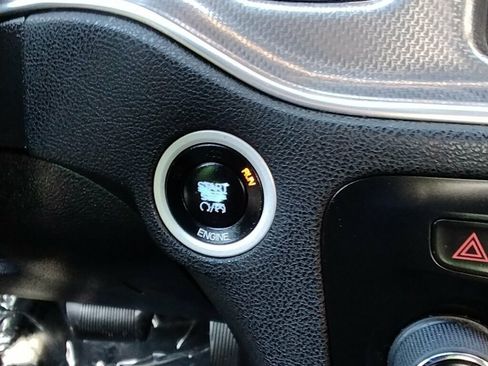 Used 2014 Dodge Charger SE RWD image 20