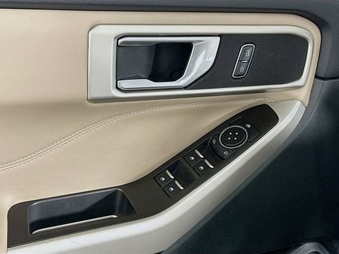 Used 2024 Ford Explorer XLT w/ Equipment Group 202A image 10