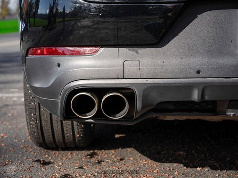 Used 2024 Porsche Cayenne S image 68