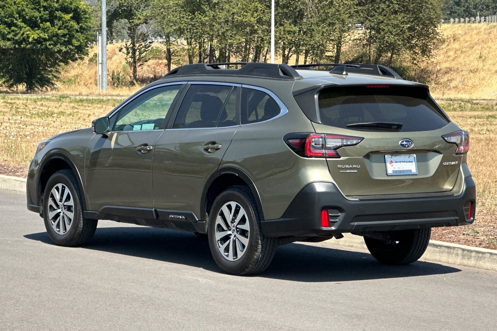 Used 2022 Subaru Outback Premium AWD/4WD image 5