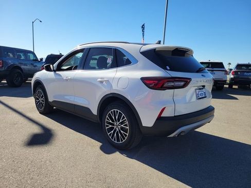 Used 2025 Ford Escape Base image 4