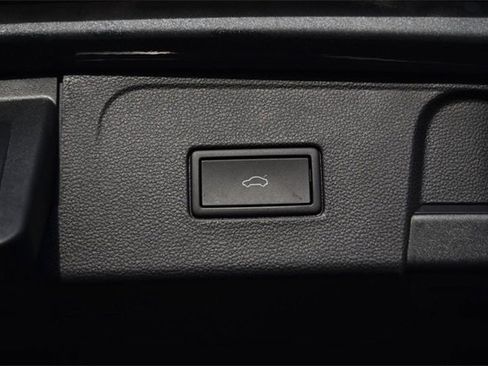 Certified 2023 Volkswagen Atlas SE image 26