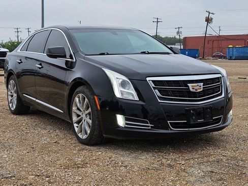 Used 2017 Cadillac XTS Luxury FWD image 3