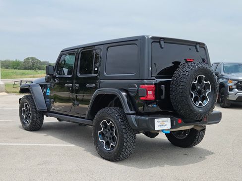 Used 2022 Jeep Wrangler Unlimited Rubicon 4xe AWD/4WD image 5