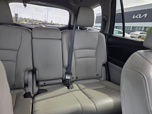 Used 2019 Honda Pilot Touring image 14