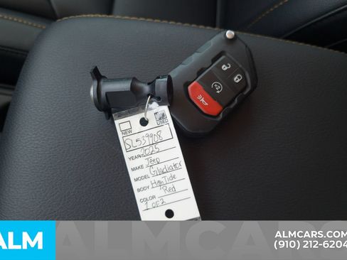 Used 2025 Jeep Gladiator Sport AWD/4WD image 34