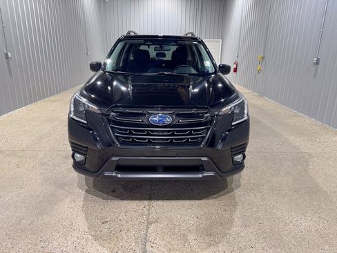 Used 2022 Subaru Forester Premium image 8