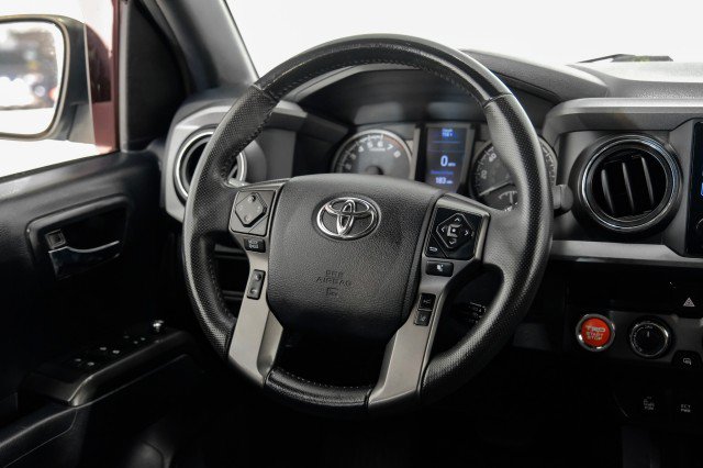 Used 2018 Toyota Tacoma TRD Off-Road w/ Technology Package AWD/4WD image 13