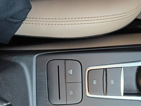 Used 2022 Ford Escape SEL image 22