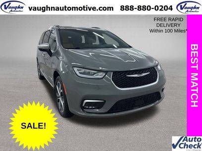 Used 2023 Chrysler Pacifica Pinnacle w/ Trailer Tow Group