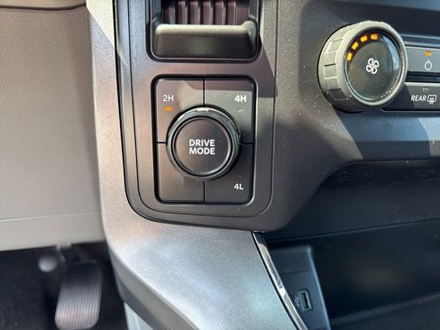 Used 2021 Ford F150 XLT image 43