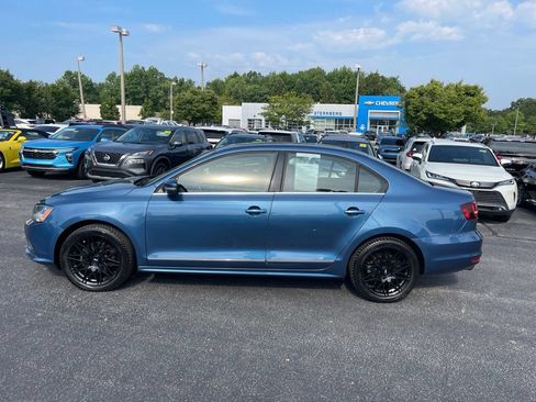 Used 2017 Volkswagen Jetta SEL FWD image 6