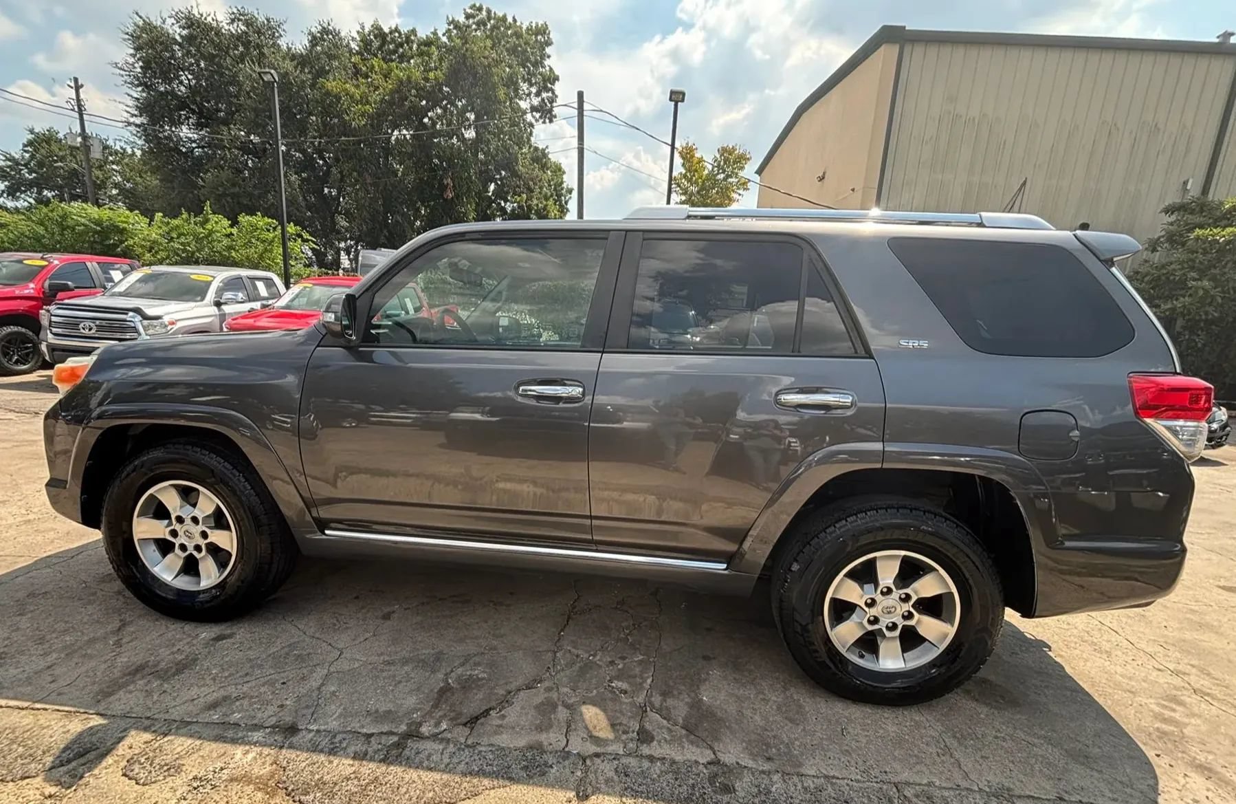 Used 2011 Toyota 4Runner SR5 w/ Premium Pkg w/Leather RWD image 4