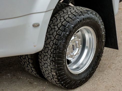 Used 2024 Ford F350 Lariat image 54