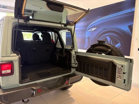 Used 2023 Jeep Wrangler Unlimited Sahara w/ Cold Weather Group AWD/4WD image 20