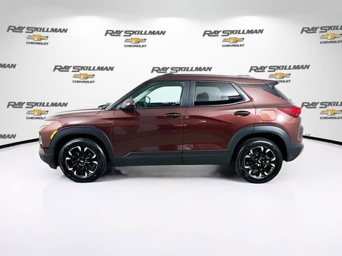 Used 2022 Chevrolet TrailBlazer LT w/ Driver Confidence Package image 4