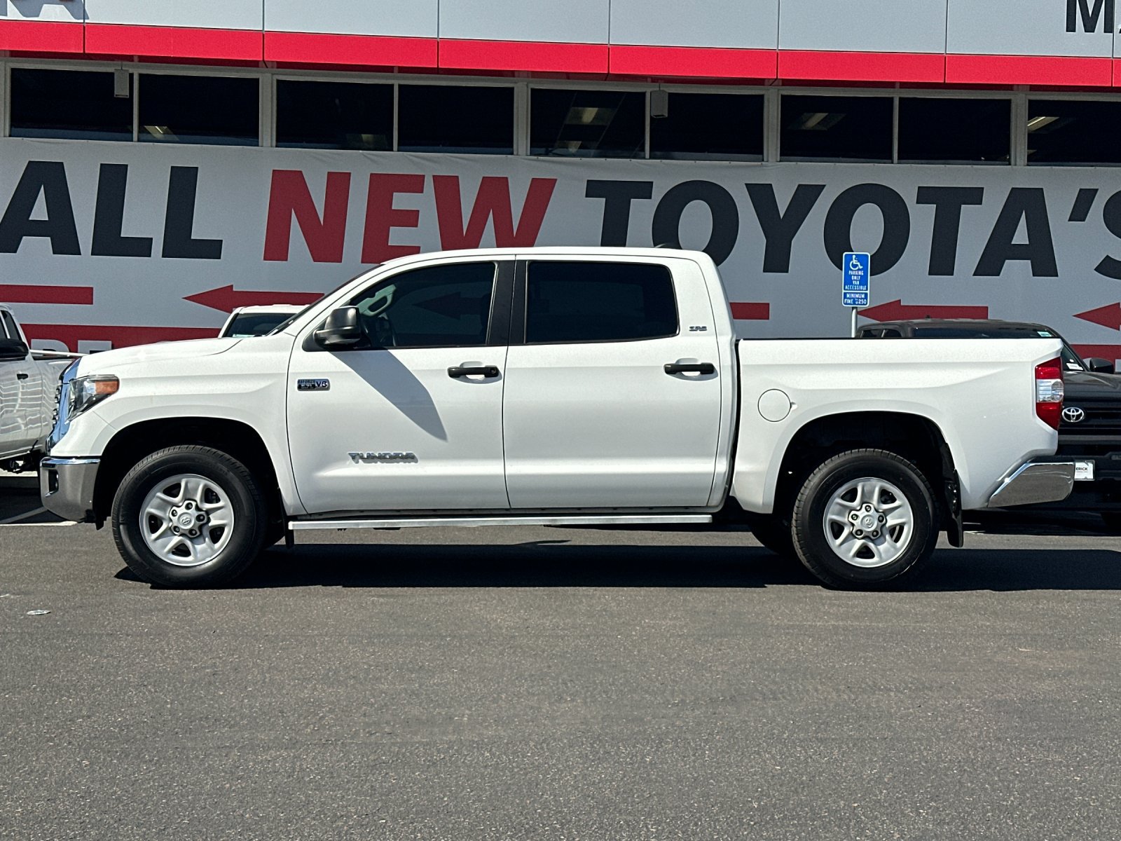 Used 2021 Toyota Tundra SR5 w/ SR5 Upgrade Package AWD/4WD image 2
