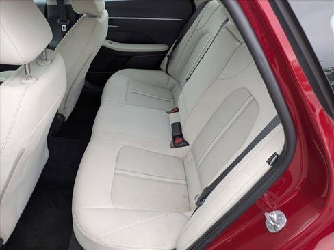 Used 2025 Hyundai Sonata SEL FWD image 17