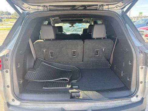 Used 2023 Chevrolet Traverse LT w/ LT Premium Package AWD/4WD image 29