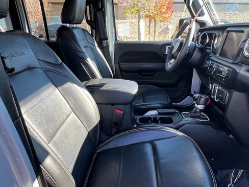 Used 2023 Jeep Wrangler Unlimited Sahara image 14