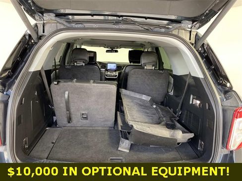 Used 2022 Ford Explorer XLT w/ Equipment Group 202A image 8