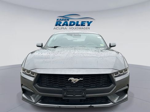 Used 2024 Ford Mustang Coupe image 3