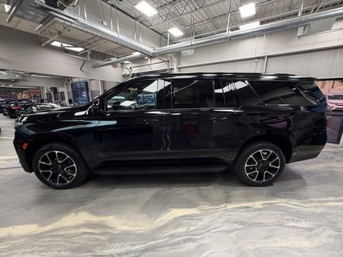 Used 2022 Chevrolet Suburban RST w/ Sport Performance Package image 45