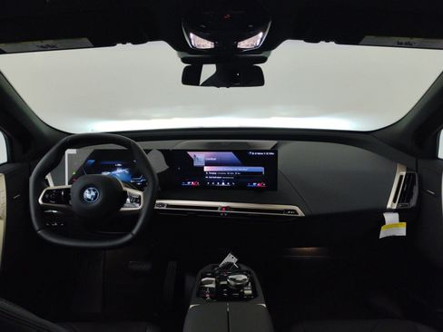 Used 2025 BMW iX xDrive50 w/ Premium Package image 12