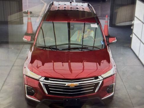 Used 2023 Chevrolet Traverse LT w/ LPO, Floor Liner Package AWD/4WD image 2