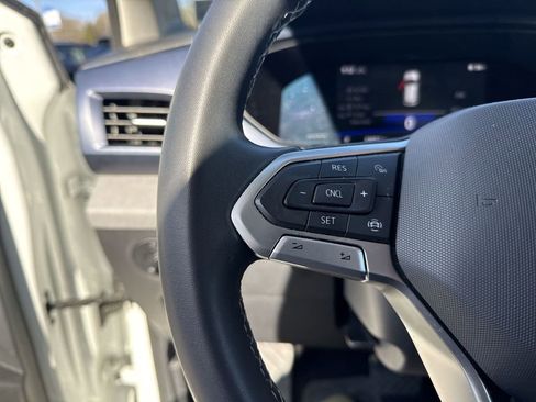 Used 2022 Volkswagen Taos SE image 16