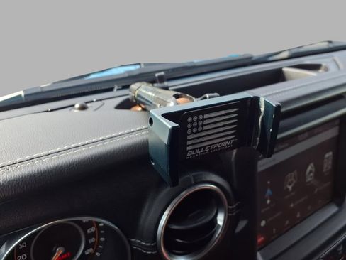 Used 2019 Jeep Wrangler Unlimited Sahara image 18