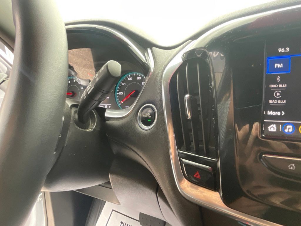 Used 2023 Chevrolet Traverse LT FWD image 49