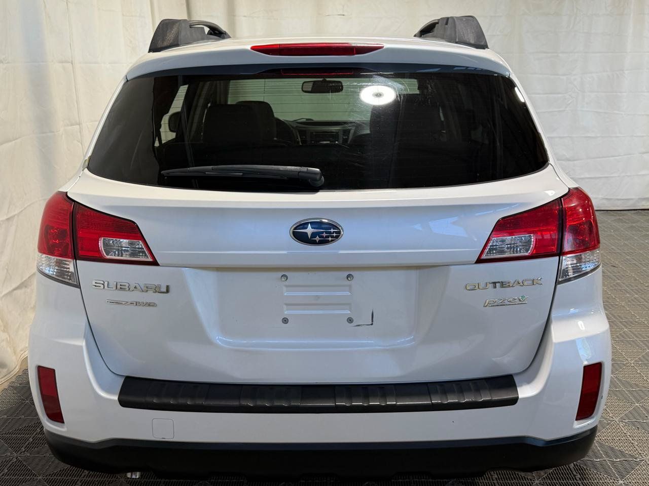 Used 2013 Subaru Outback 2.5i Premium w/ All-Weather Pkg AWD/4WD image 8