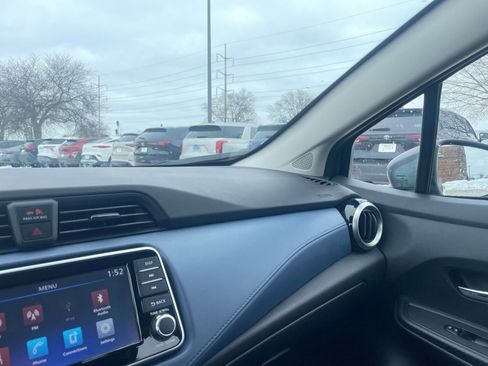 Used 2025 Nissan Versa SV image 35